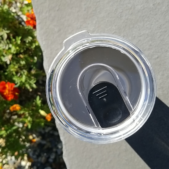 Rae Dunn 2019 Merry  Christmas 17oz tumbler good condition - Picture 5 of 6